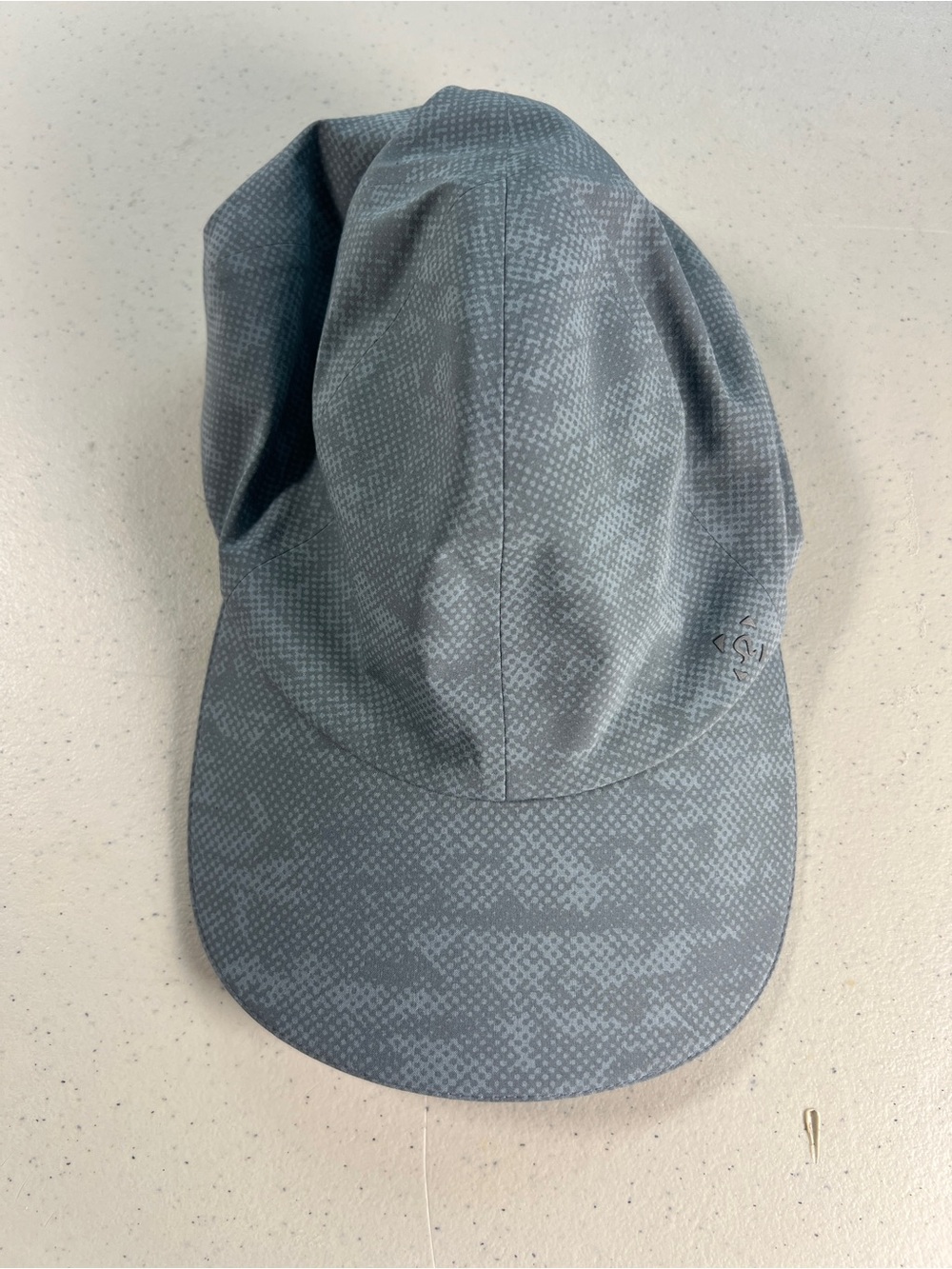 LULULEMON Fast Free Light Gray Shredded Camo Men's Running Cap Hat